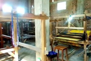 Pesona Kampung Tenun Ikat Bandar Kidul