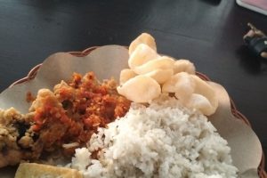 Rp10.000, Bisa Makan Apa Saja di Kampung Inggris Pare?